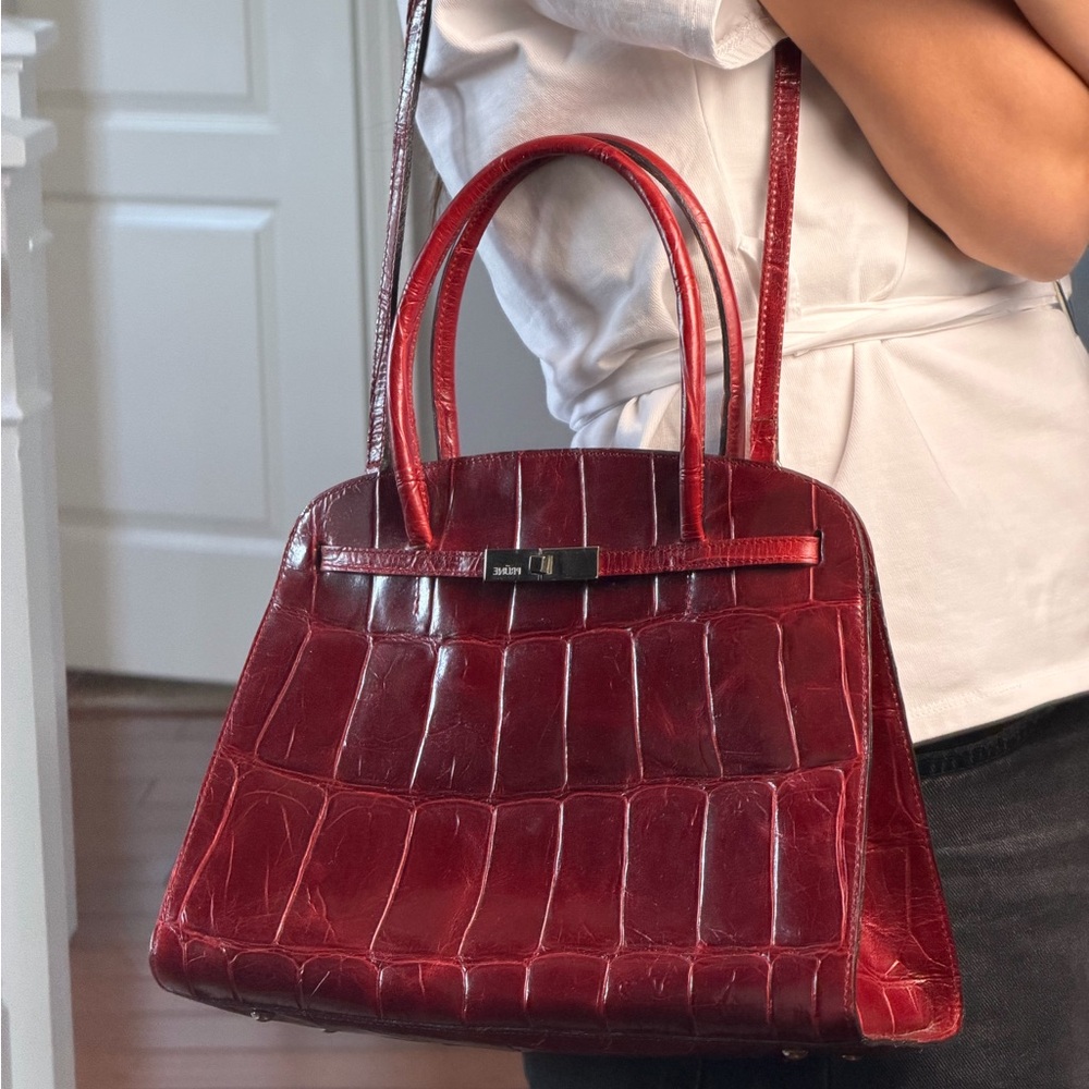 Elegant Red Crocodile-Embossed leather Handbag